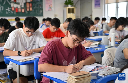 多部門全力為考生保駕護(hù)航 護(hù)航高考溫暖人心