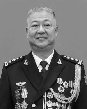 民警匯報案情發(fā)現(xiàn)隊長倒地 因公犧牲引發(fā)哀悼