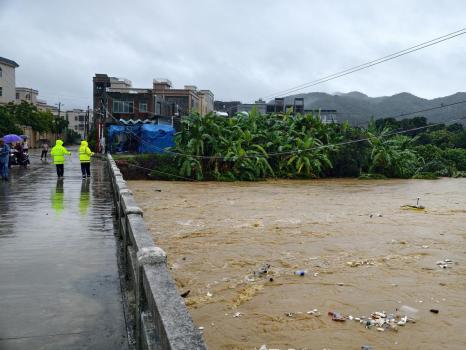 广东部分中小河流已发生洪水 强降雨持续引发关注