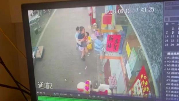 “孩子当场就没气了” 3岁男童被小区大理石桌砸中头部身亡 物业安全隐患引争议