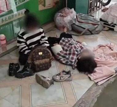 救助站谈女子带孩子露宿 已提供援助并联系户籍地