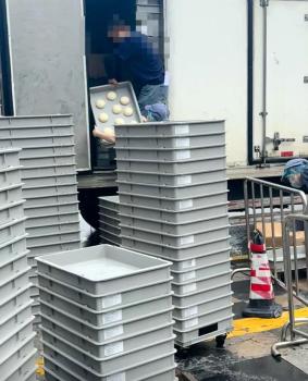 达美乐运输面团时被雨淋到 客服回应 立即停用该批次原料