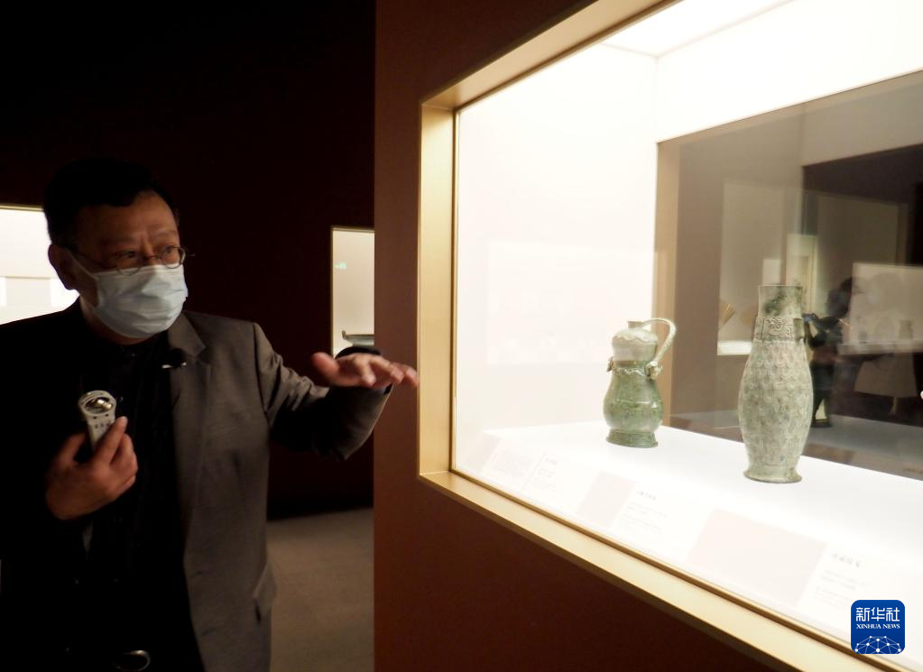 “盛世芳华——上海博物馆受赠文物展”在沪开幕