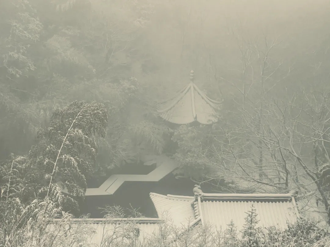 辛丑岁末，径山禅寺再迎瑞雪