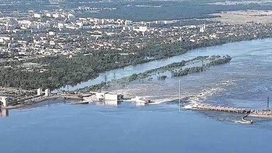 卡霍夫卡大坝被毁，谁干的？