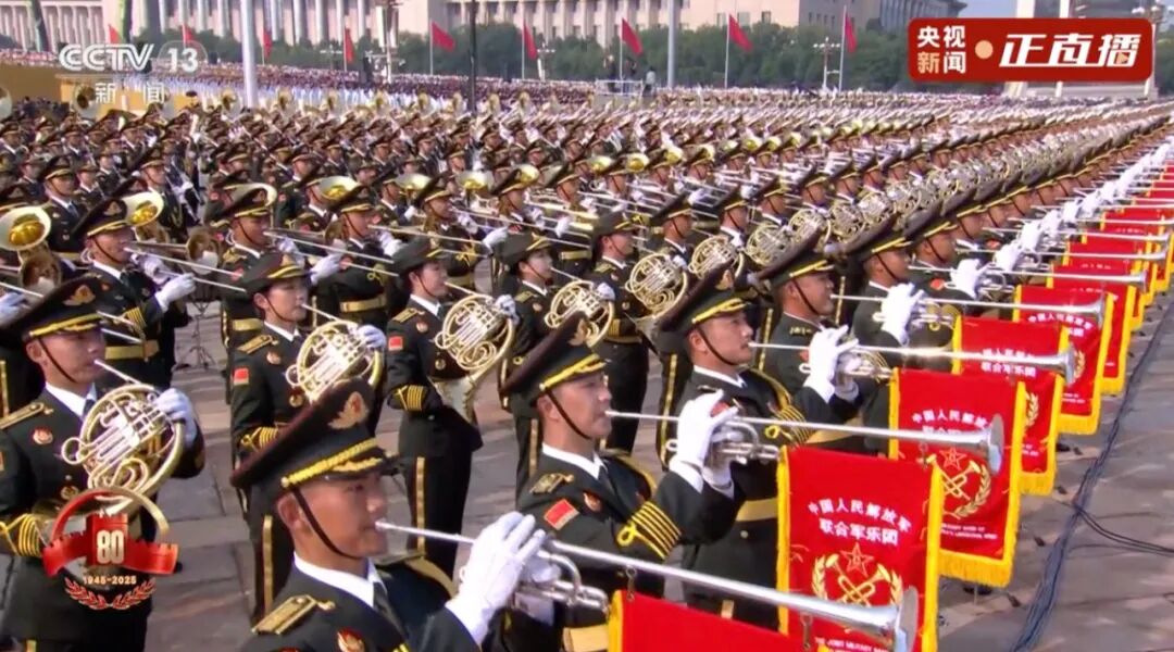 嘹亮的歌声在天安门广场响起！